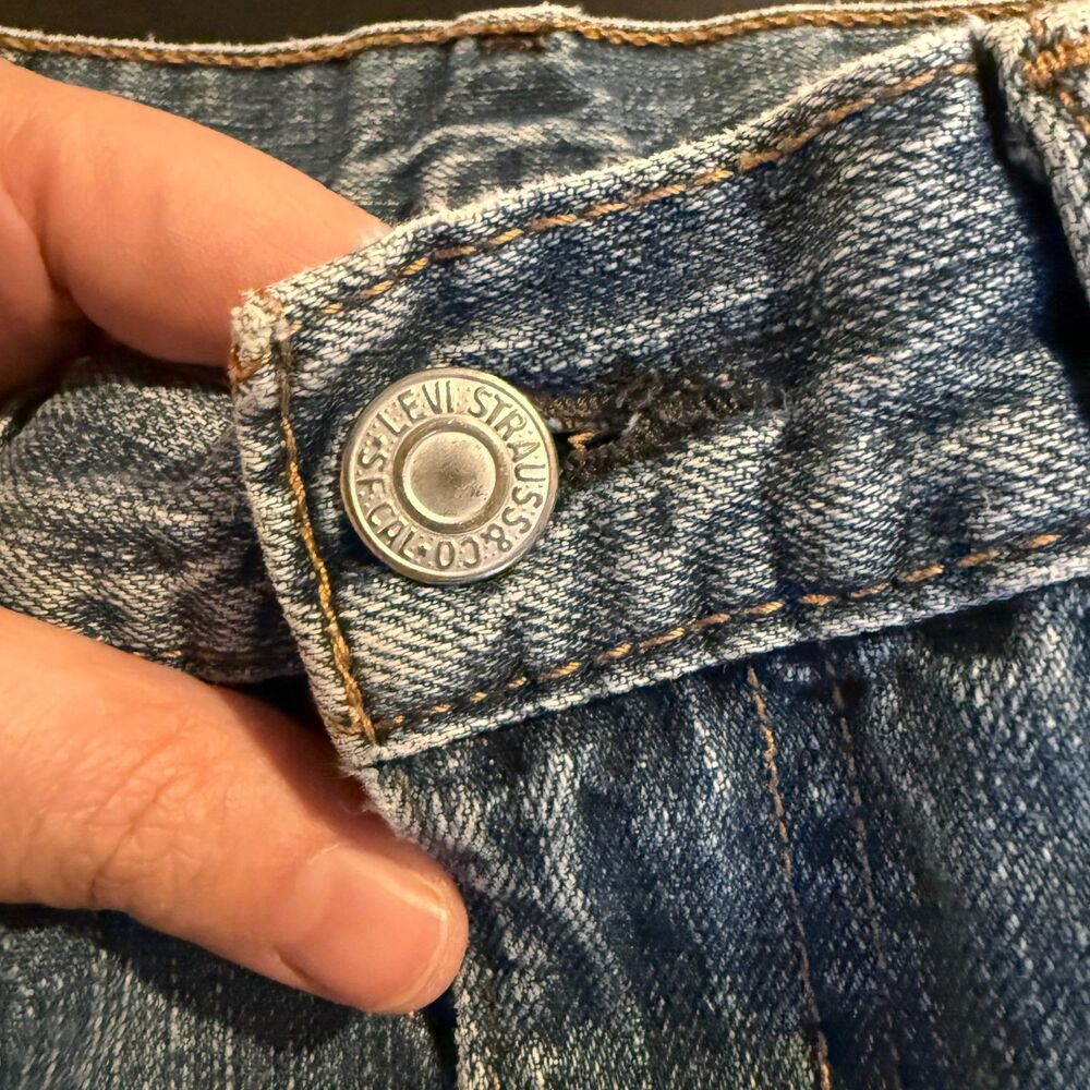 Levi’s 559 Relaxed Straight Jeans | Light Wash Distressed 32x34 - Picture 6 of 11
